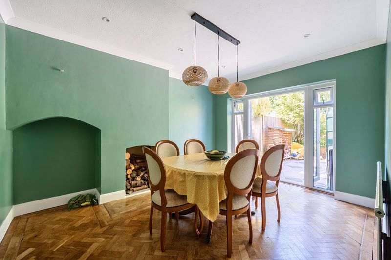 Dining room- click for photo gallery